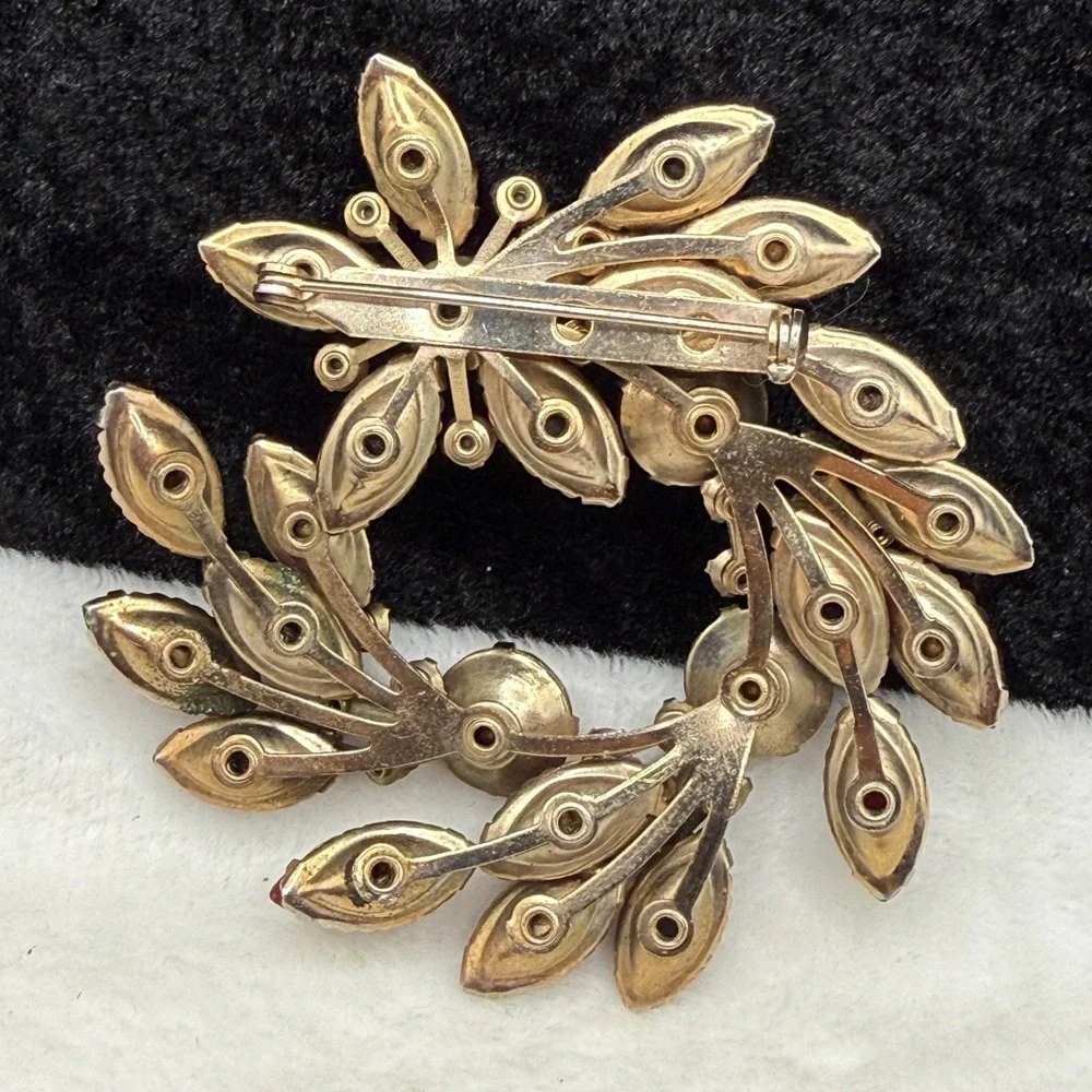Vintage Rhinestone Brooch Red Flower Gold Tone Wreath